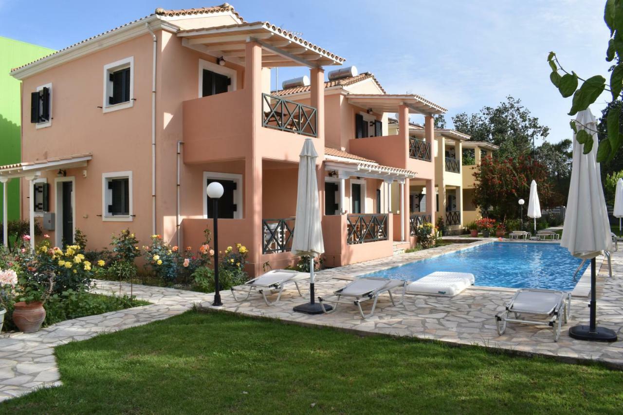 Heliotropia Houses Vassiliki Esterno foto