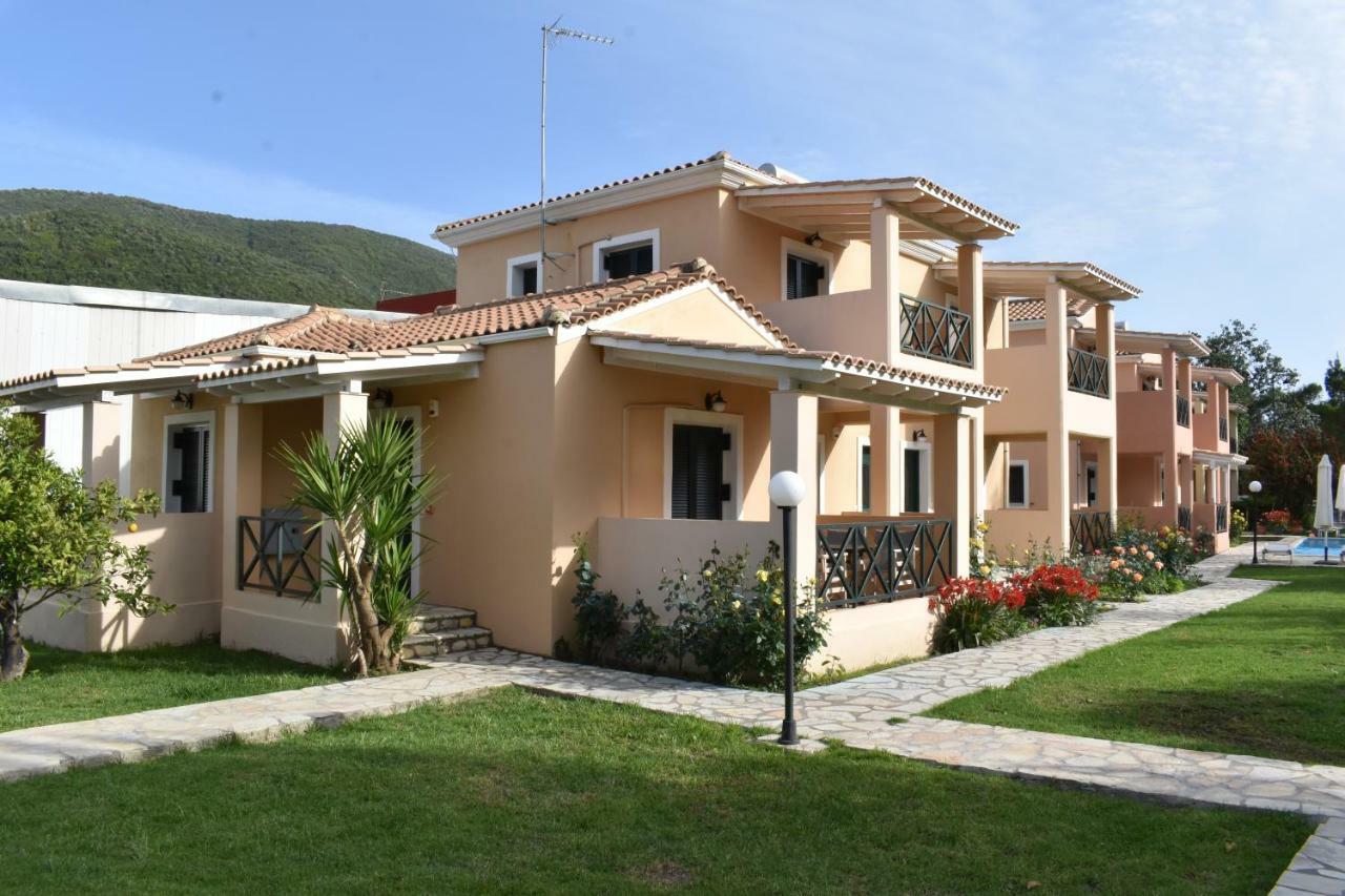 Heliotropia Houses Vassiliki Esterno foto